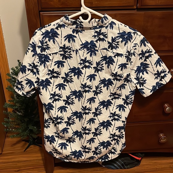 Pattern casual button down - Picture 2 of 3